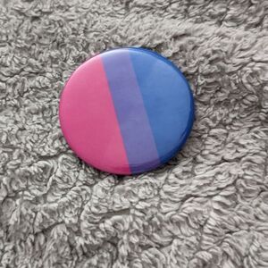Bisexual flag pin‎